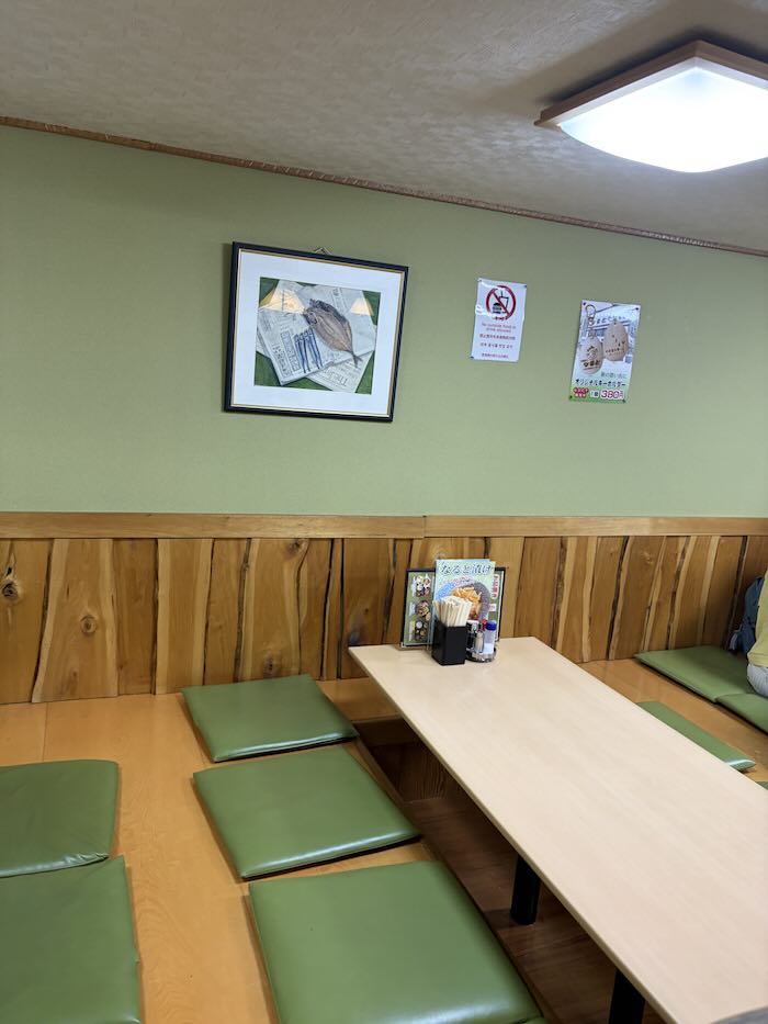 若鶏時代なると本店2階の掘りごたつ席