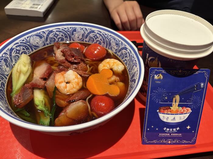 上海ディズニーランドで食べた牛麺