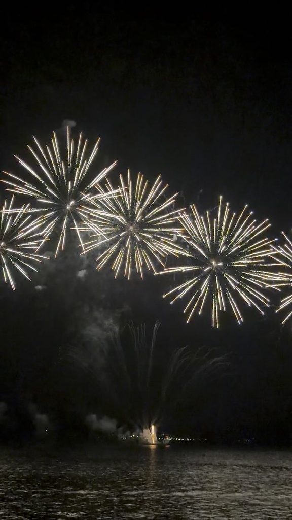 洞爺湖ロングラン花火大会で打ち上げられた花火