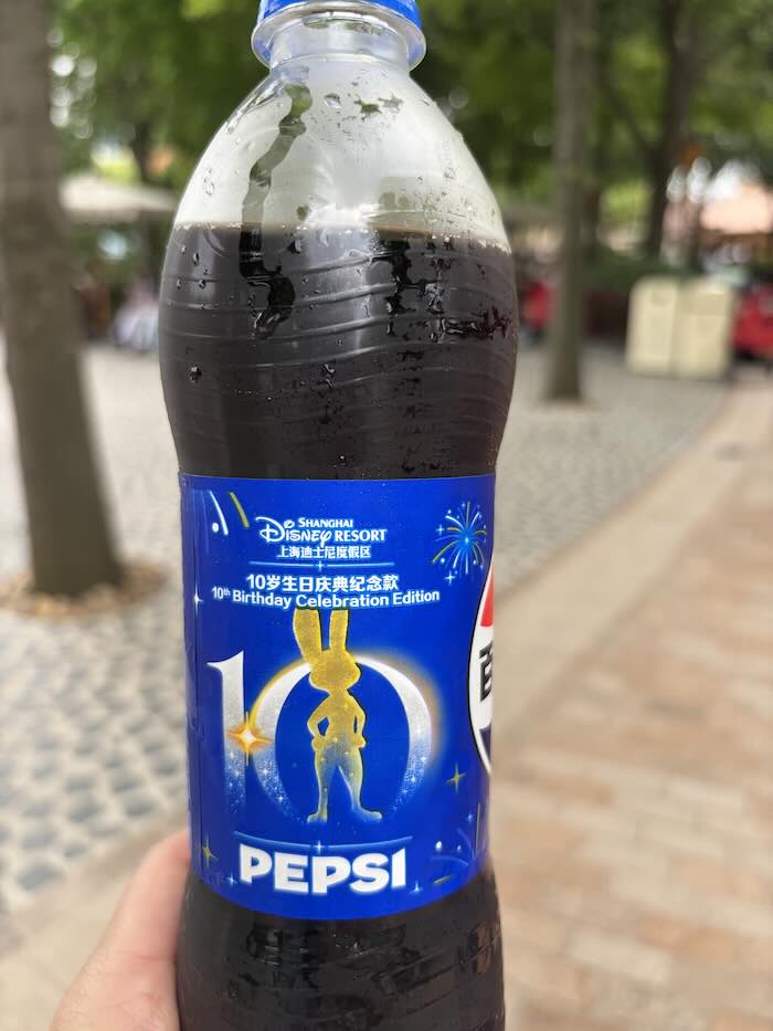 上海ディズニーランドでしか見られないキャラクター、グッズ、オブジェ