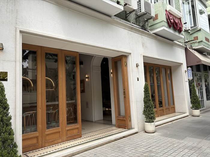 上海のGOODBAIカフェの外観