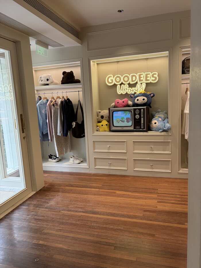 上海のGOODBAI店内に並ぶ商品