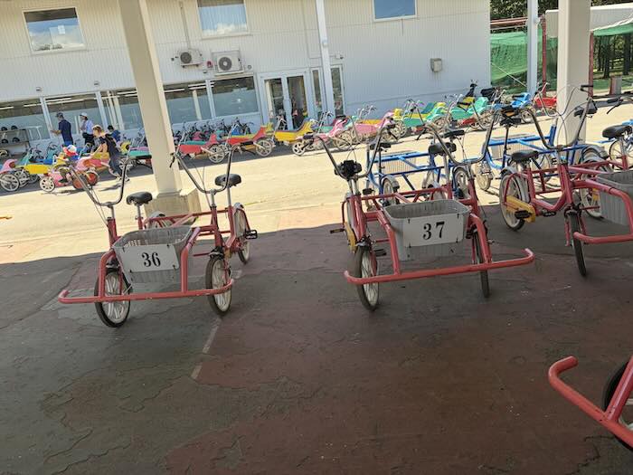 ノーザンホースパークにある二人乗りの連結自転車